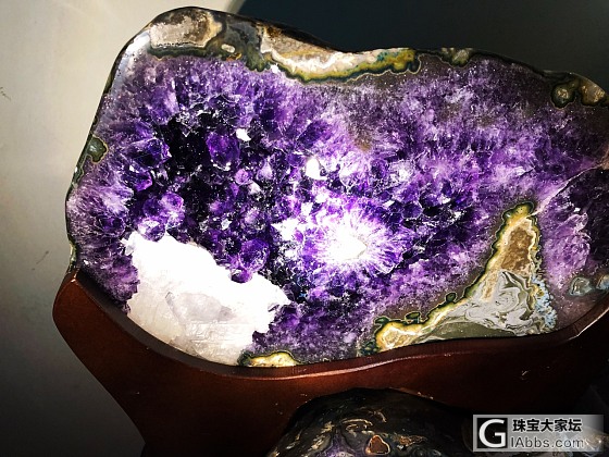 新入手的紫晶盆_紫水晶洞盆簇