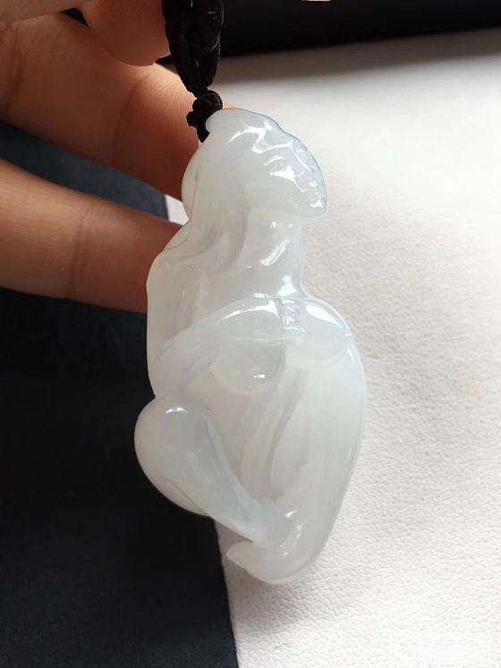 翡翠镂空雕  冰清玉洁_挂件翡翠