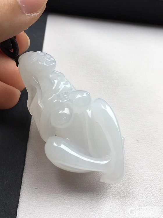 翡翠镂空雕  冰清玉洁_挂件翡翠