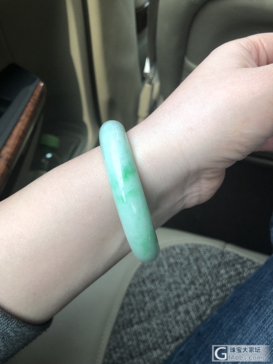 2999的镯子，日常戴挺不错吧_手镯翡翠