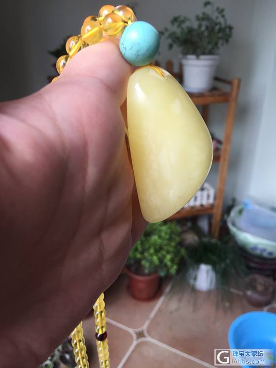 手握蜜蜡_挂件蜜蜡