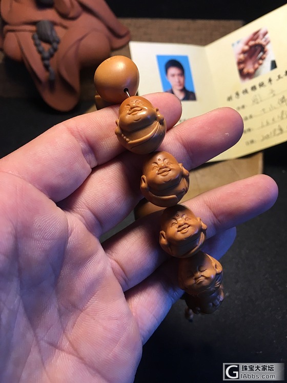 橄榄核小个小弥勒佛，可爱的文玩手串_雕刻橄榄核