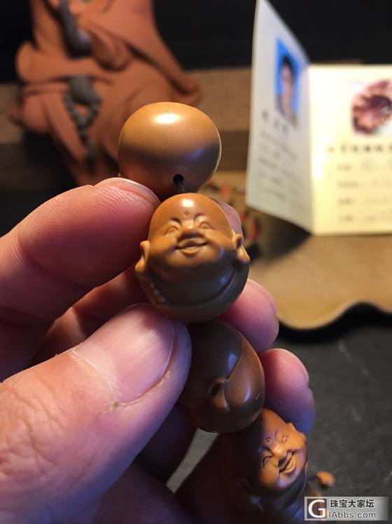 橄榄核小个小弥勒佛，可爱的文玩手串_雕刻橄榄核