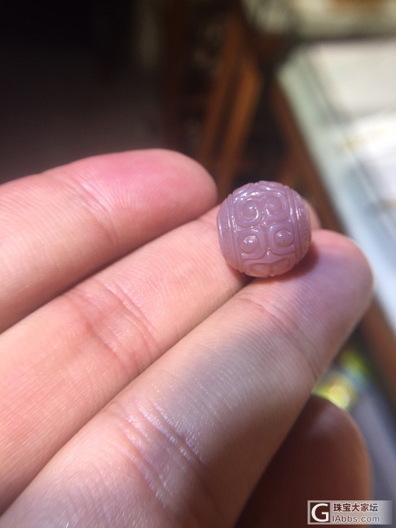 继续手工雕刻一颗回纹珠_雕刻玉髓玛瑙
