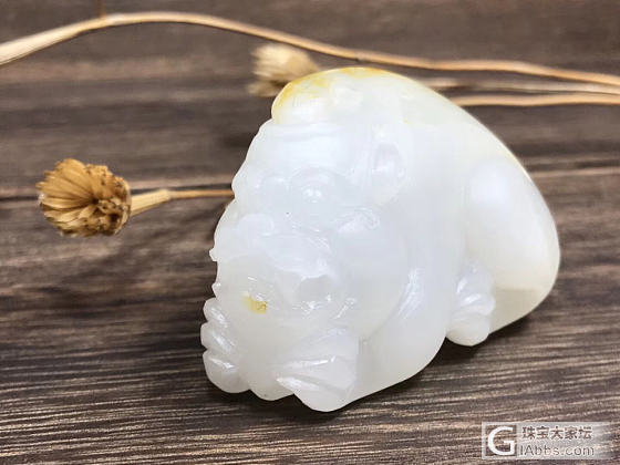 貔貅手把件_把玩件和田玉