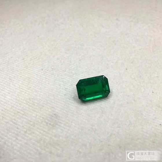 很干净的蝴蝶翅膀_刻面宝石祖母绿