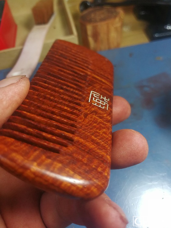 小叶紫檀木梳，极品水波纹_梳子小叶紫檀