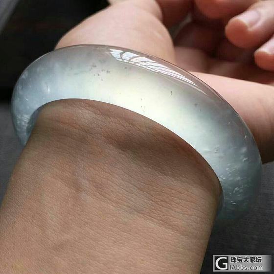 强荧光的玻璃种手镯_手镯翡翠