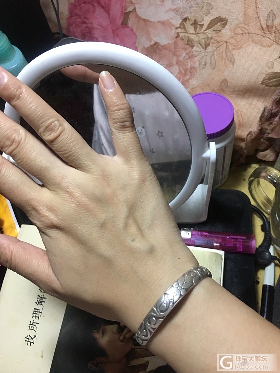照妹子的方法折的，用锤子敲了敲，敲出痕迹了，妹子，谢谢你_银