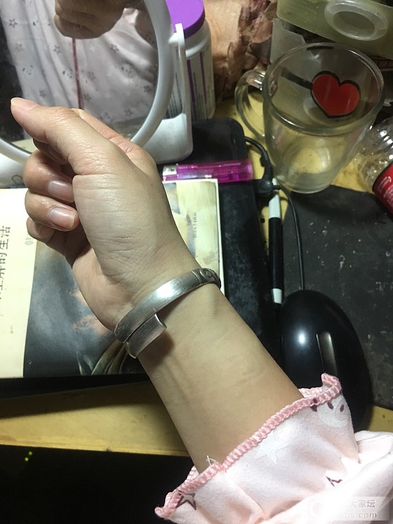 照妹子的方法折的，用锤子敲了敲，敲出痕迹了，妹子，谢谢你_银