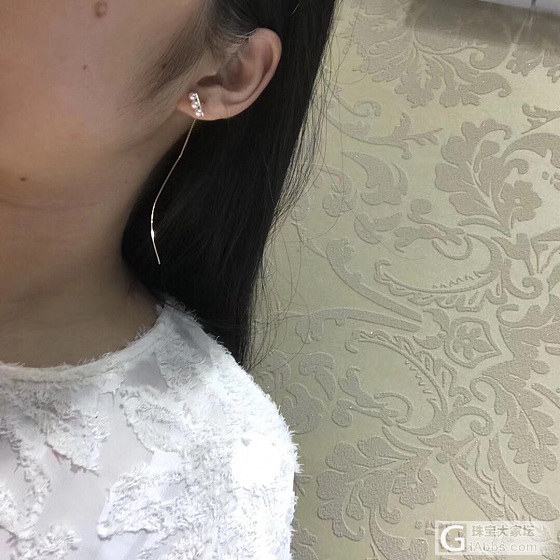 小灯泡akoya耳环，秀气精致是款式，很百搭，可以根据自己喜好来佩戴长度，所呈现..._耳饰海水珍珠