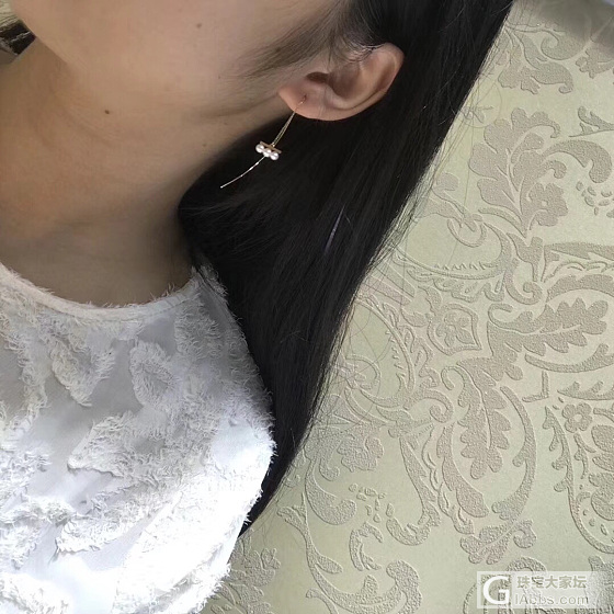 小灯泡akoya耳环，秀气精致是款式，很百搭，可以根据自己喜好来佩戴长度，所呈现..._耳饰海水珍珠