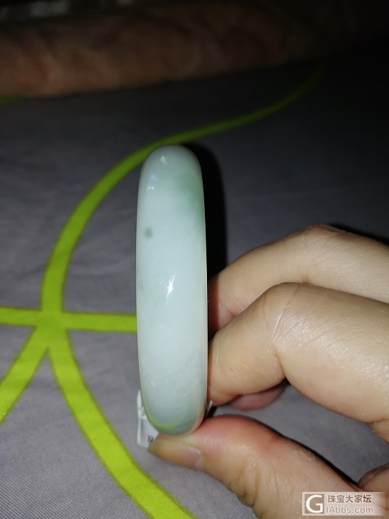 翡翠手镯一只_手镯翡翠