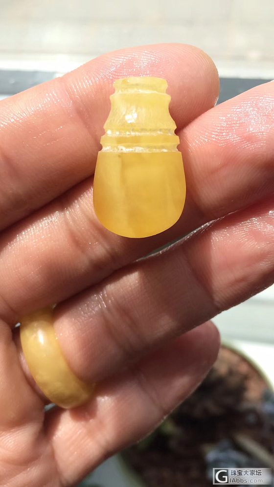 挺可爱的小奶瓶_琥珀蜜蜡