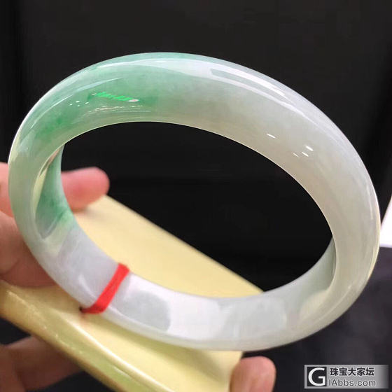 手镯特价3960_手镯翡翠
