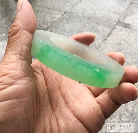 辣色手镯_手镯翡翠