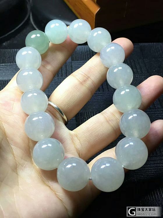 有没有喜欢这种手串的！_手镯珠串翡翠