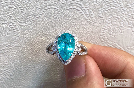 帕拉伊巴碧玺（Paraiba Tourmaline）是最贵重的碧玺品种，由于含有..._碧玺