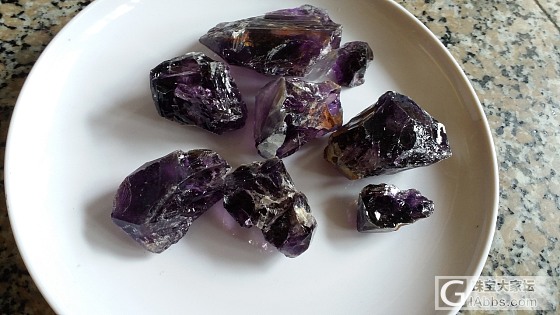 这样的紫水晶算顶级吗？成品值少钱一克拉？_紫水晶