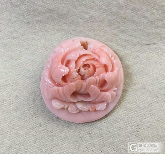 台湾莫莫雕刻花_挂件珊瑚