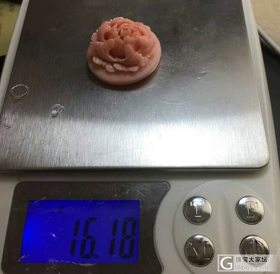 台湾莫莫雕刻花_挂件珊瑚