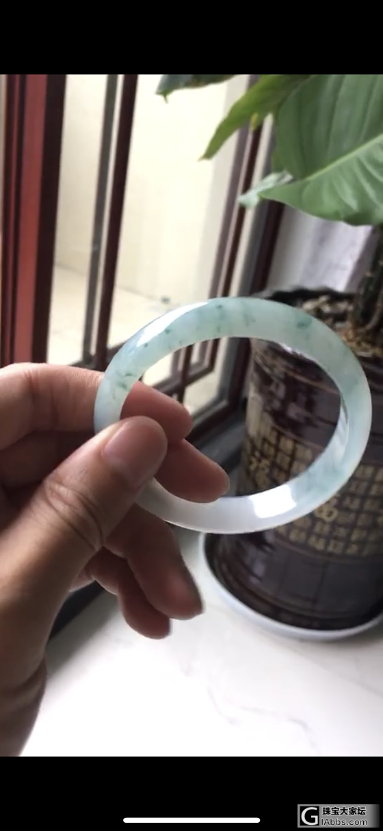 飘花的镯子大家帮我看看还有和商家镯子的对比_手镯翡翠