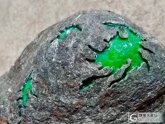 翡翠原石鉴赏_翡翠原石