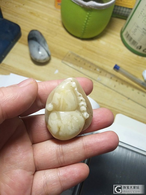 一个蜜蜡吊坠_琥珀蜜蜡