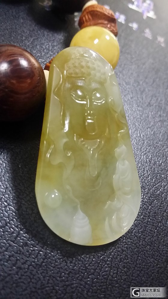 捡大漏后的黄翡情怀_挂件翡翠