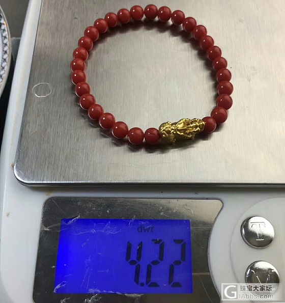 沙丁牛血手链，特价1180💰🉐️/条，配饰为999足金貔最后一条先款先得_珠串珊瑚
