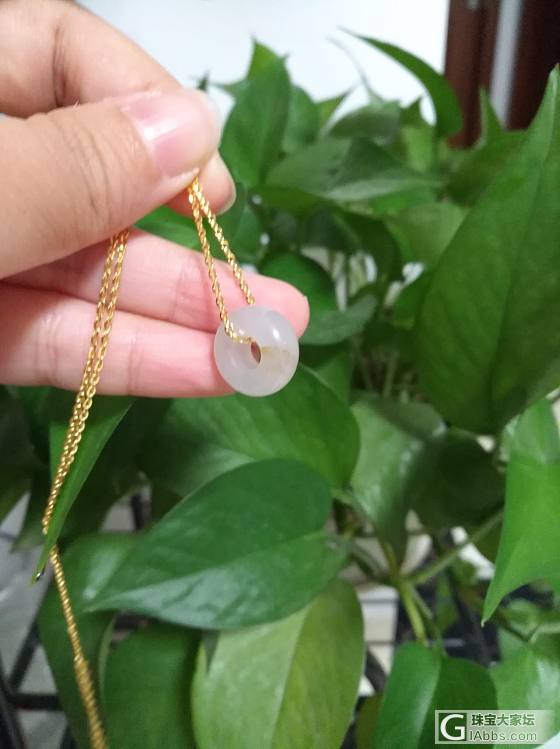 清理箱子，翻了一些不戴的首饰出来，便宜处理了。_金