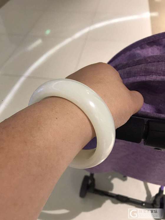 请忽视我的黑皮肤_手镯和田玉