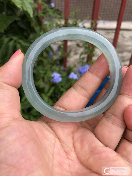 大家帮忙看看是A货翡翠嘛？值多少钱？_吊坠手镯翡翠