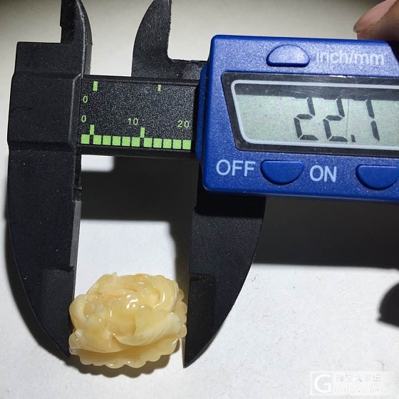 琥珀蜜蜡牡丹小雕件吊坠_挂件蜜蜡