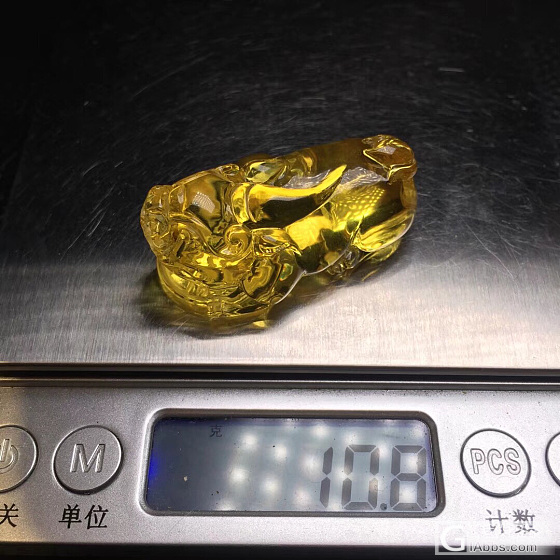 [色][色]金光闪闪的金珀招财貔貅10.8g，克价55¥ 全品无瑕疵_琥珀挂件