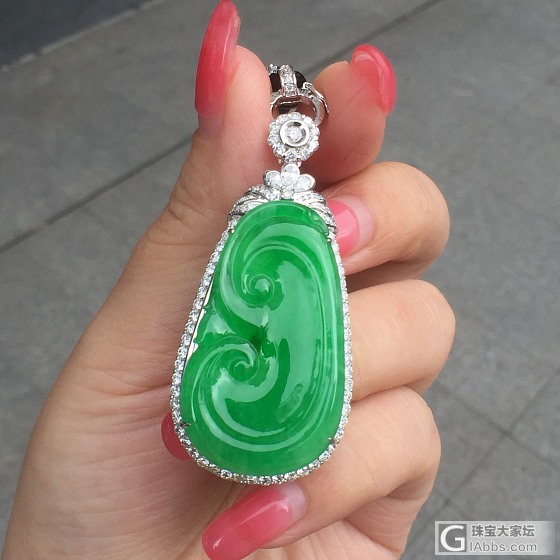 翡翠绿如意，大件饱满_挂件翡翠