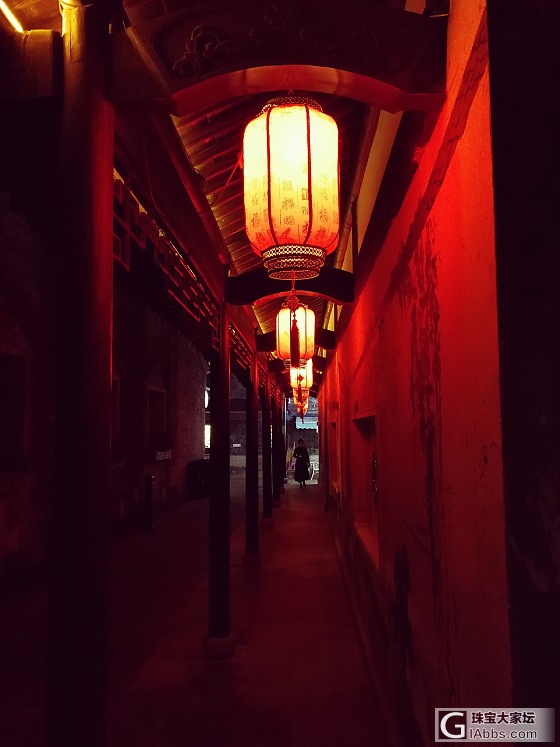 拍翡翠是技术活 ，得练_戒指挂件翡翠