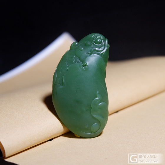 碧玉胖鱼_挂件和田玉