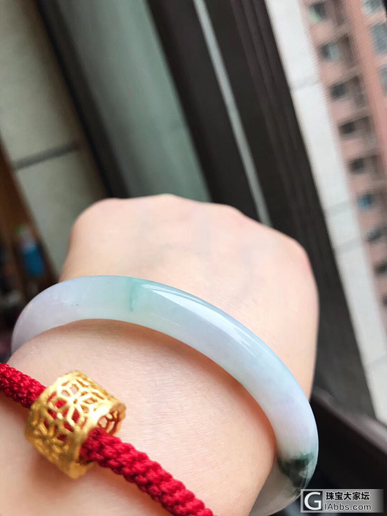 便宜出翡翠圆条镯_手镯翡翠