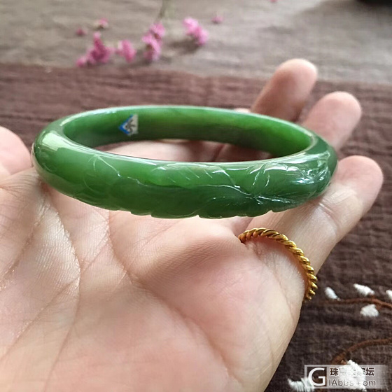 和田碧玉玉雕花手镯_手镯和田玉