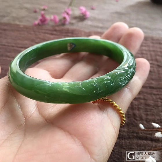 和田碧玉玉雕花手镯_手镯和田玉