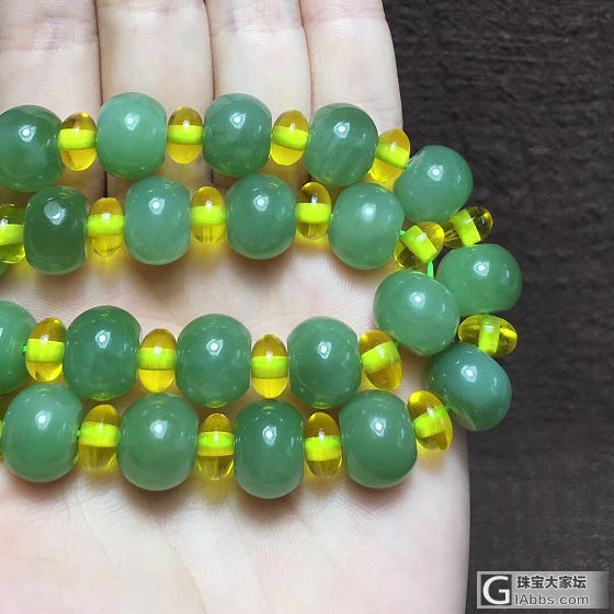 俄罗斯碧玉苹果绿项链  规格12×10mm… 重量97.4克，玉质温润细腻  手..._碧玉珠串和田玉