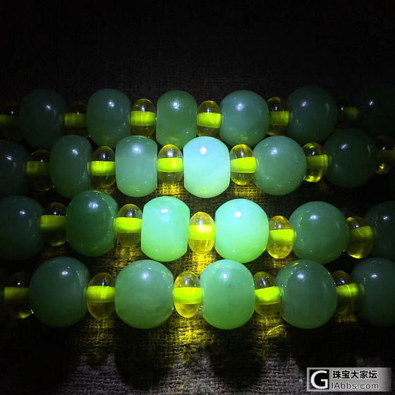 俄罗斯碧玉苹果绿项链  规格12×10mm… 重量97.4克，玉质温润细腻  手..._碧玉珠串和田玉