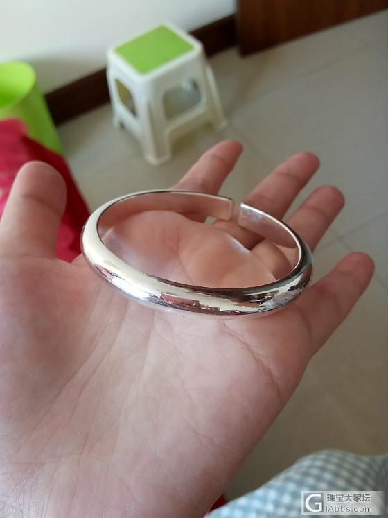 出洪生家窄厚手工银泥鳅背镯_手镯银