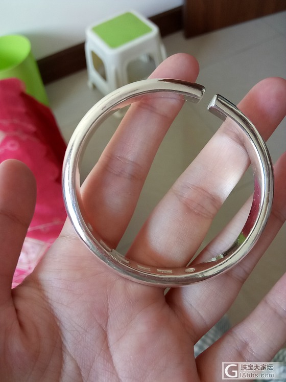 出洪生家窄厚手工银泥鳅背镯_手镯银