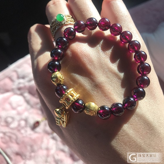 有点小失落，发点自己的小物件平复一下心情吧！😊_石榴石碧玺吊坠珠串