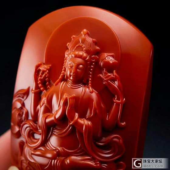 【南红•观音】
欲成佛，莫染一物。心即佛，不悟自屈。非戒不禅，非禅不慧。道本无心..._雕刻南红