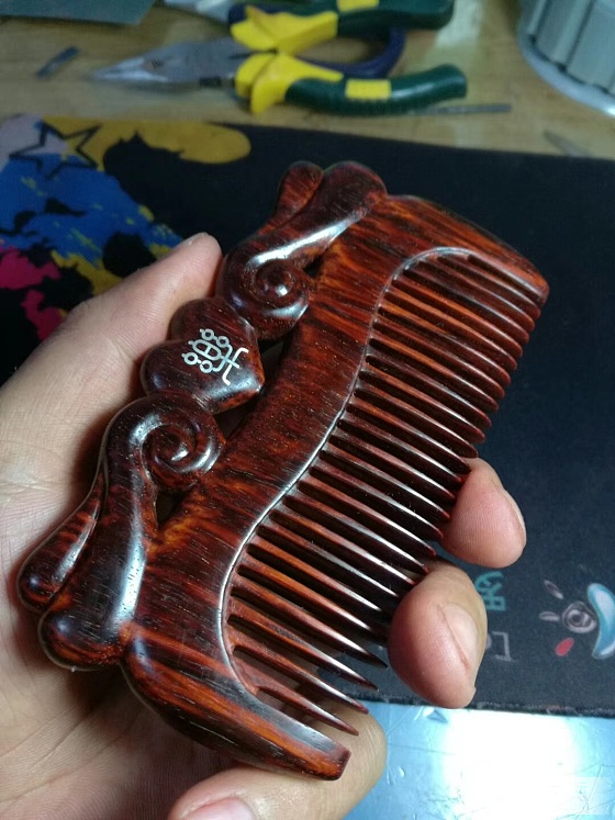 又做了一把小叶紫檀木梳，累死啦_梳子小叶紫檀