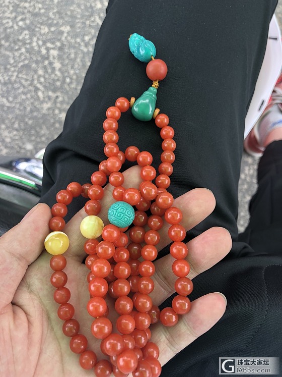晒一条原矿保山三眼井料，话说保山料真的是润的舒坦，真的是越戴越好看_南红