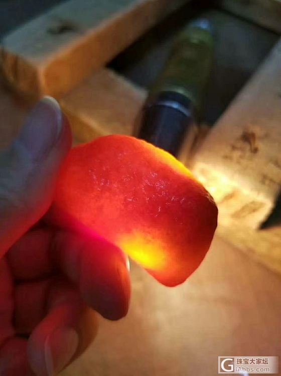 大家过来，刚刚到的，达玛坎小红翡精品_原石翡翠